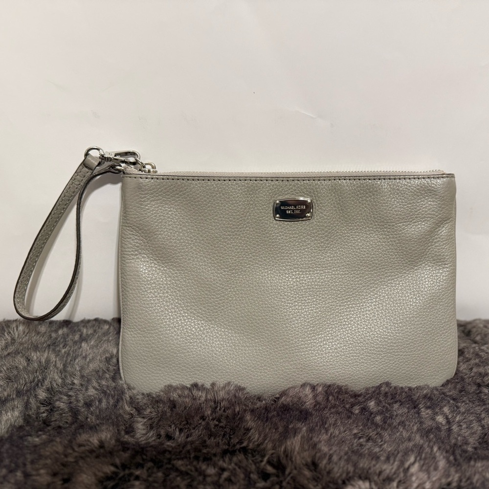 Michael Kors Jet Set Pebbled Leather Wristlet